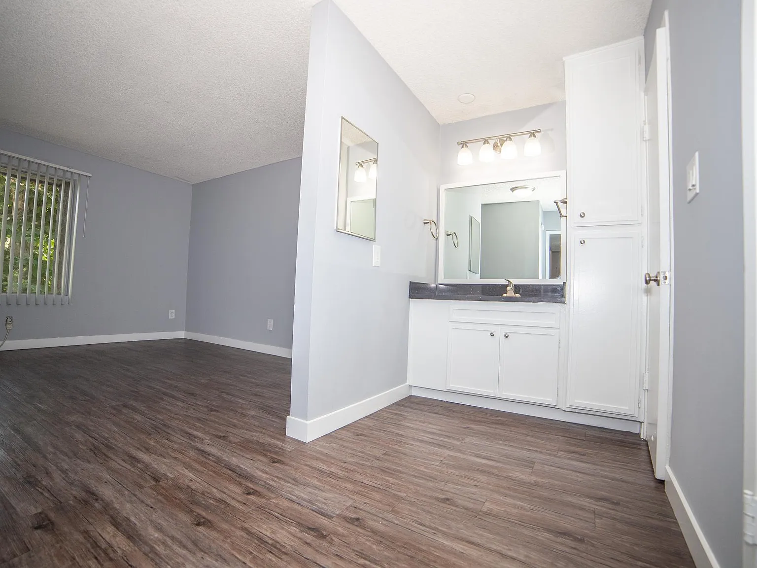 5345 Sepulveda Boulevard — Photo 4
