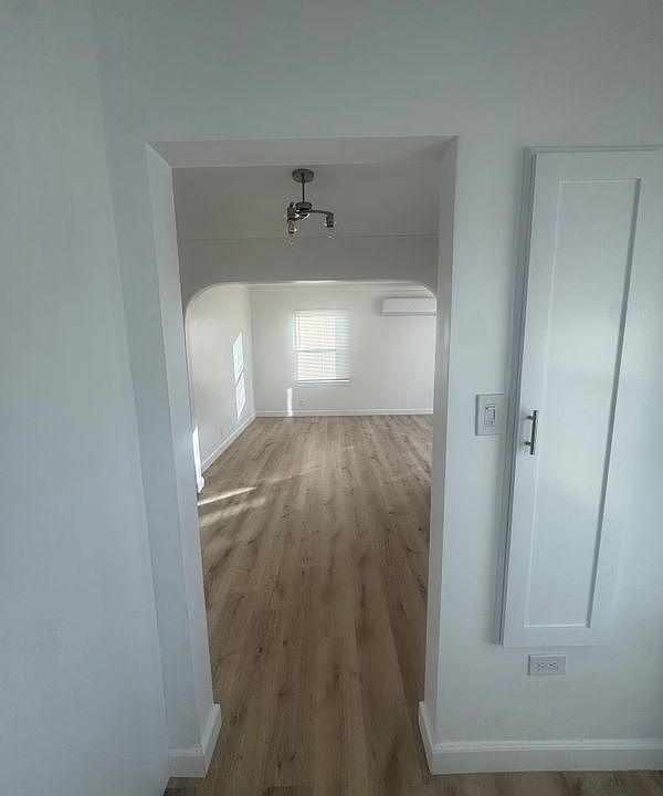 1st image of 9924 Rosewood Ave