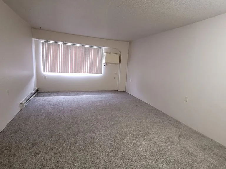 1440 Dakota Dr N — Photo 25