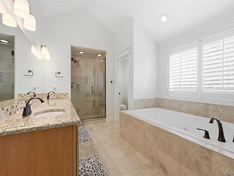 803 S Clarkson St — Photo 12