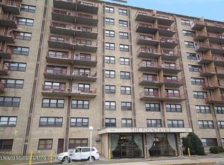 1000 Clove Rd APT 9G, Staten Island, NY 10301