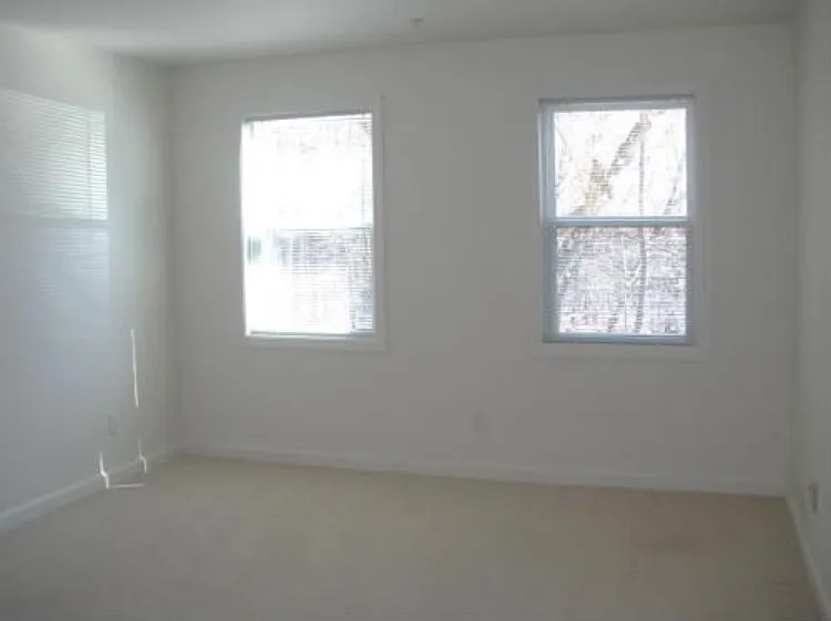 1360 Main St — Photo 8