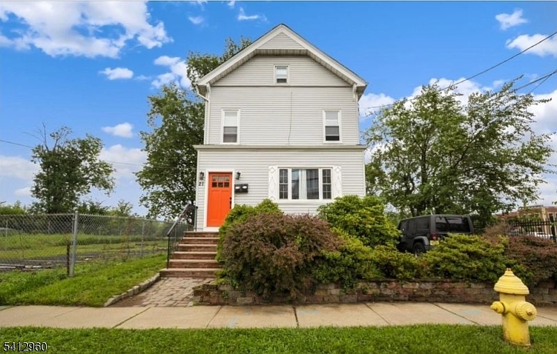 1st image of 21 Lawrence St
