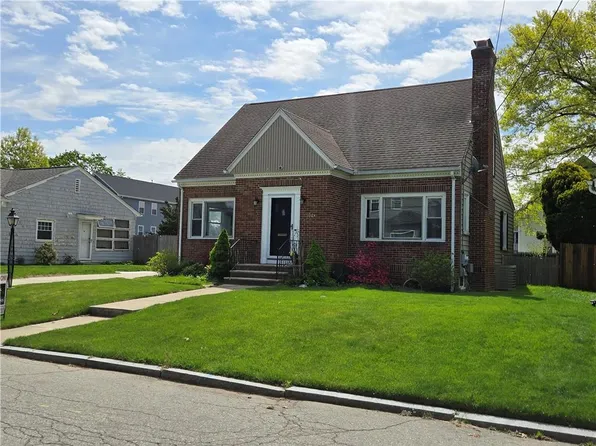 46 Macgregor St, Providence, RI 02904