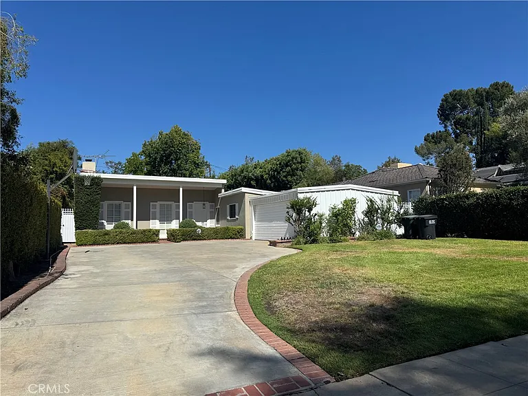 565 Sierra Vista Ave — Photo 1