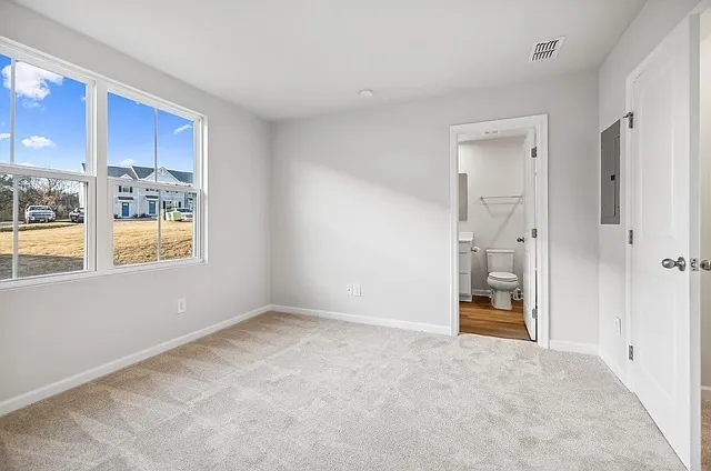 3 bed, 2.5 bath, 1220 sqft, $1,950 — Photo 1