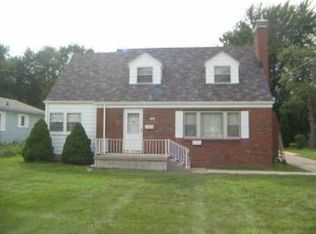 1044 Grasser St, Oregon, OH 43616