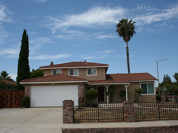 3rd image of 6057 Castello Dr