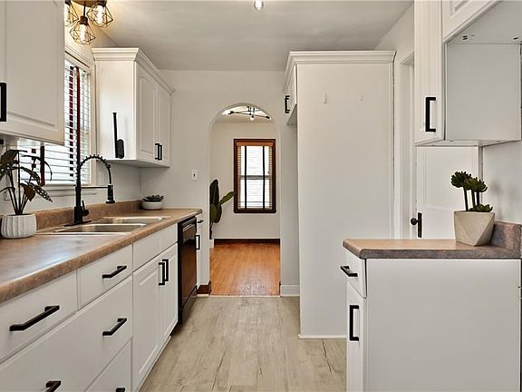 5th image of 1860 N 32nd St