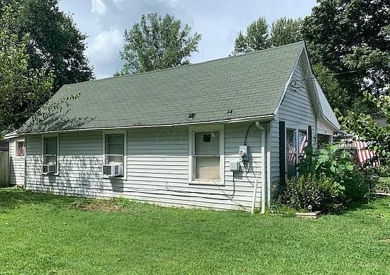 2nd image of 849 4th St