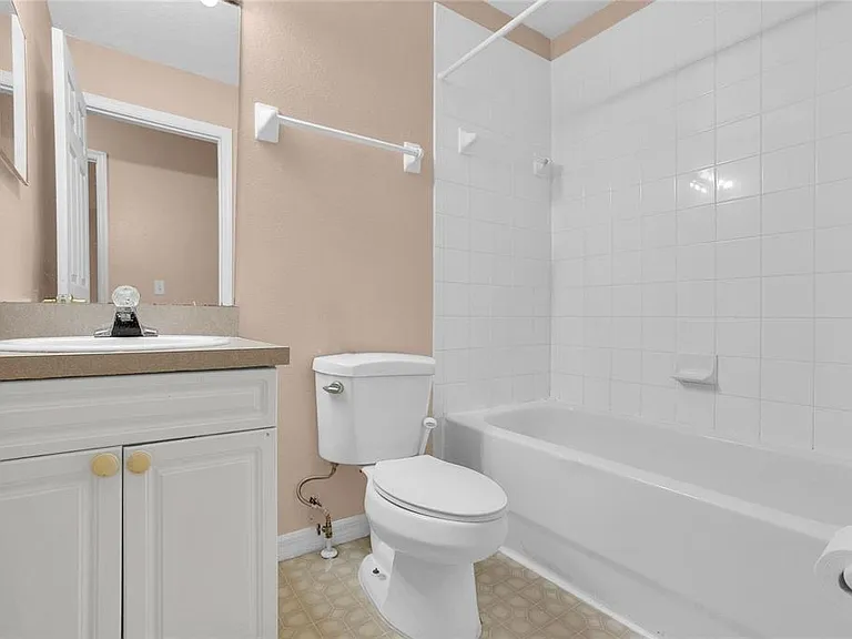 2918 Fan Palm Dr — Photo 10