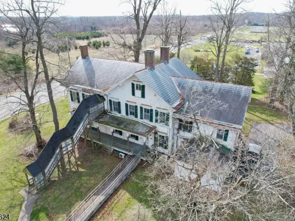 184-186 State Hwy34, Holmdel Twp., NJ 07733