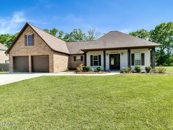 1095 Sandy Ln, Arnaudville, LA 70512