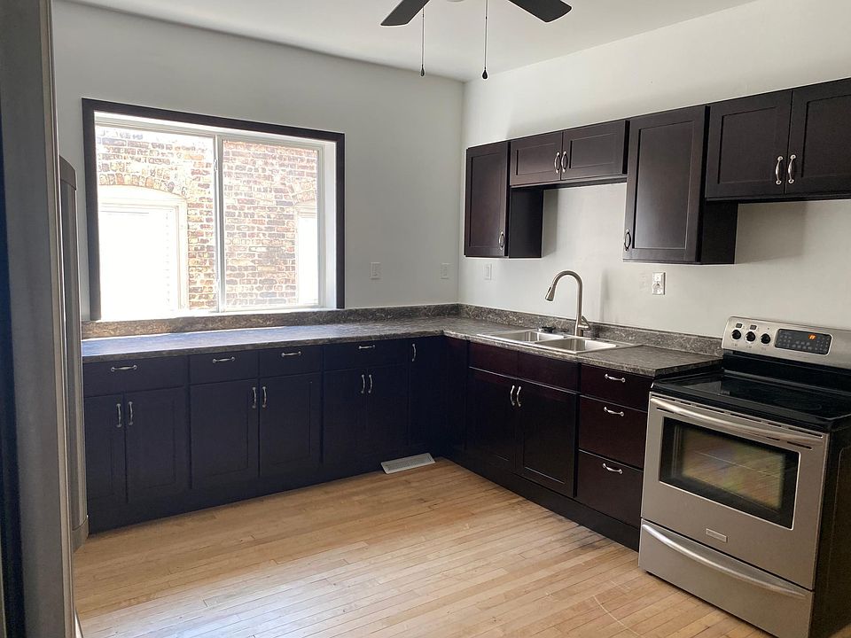1st image of 722 E Lincoln Ave