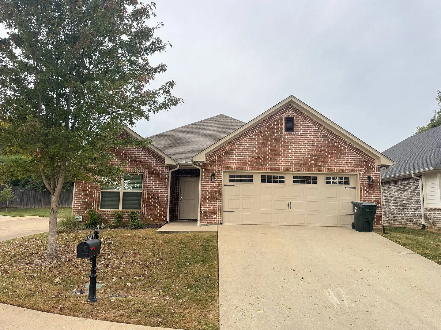 3433 Cottage Court — Photo 1