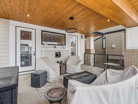 4th image of 44 E Timberline Way SW