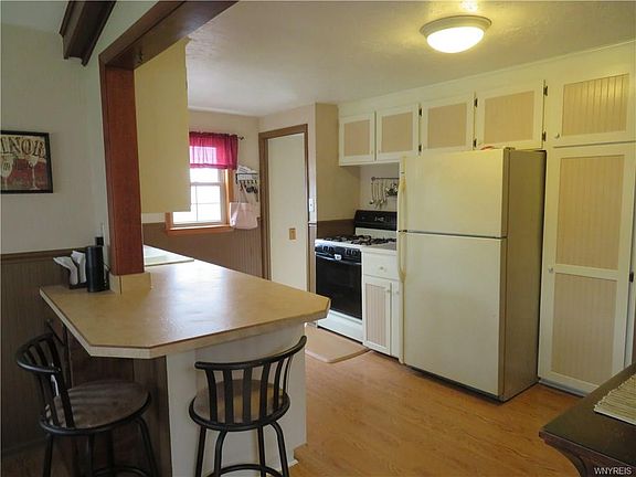 3rd image of 26 N Park Ave