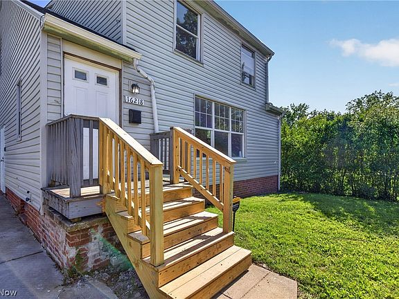 3rd image of 16218 Telfair Ave