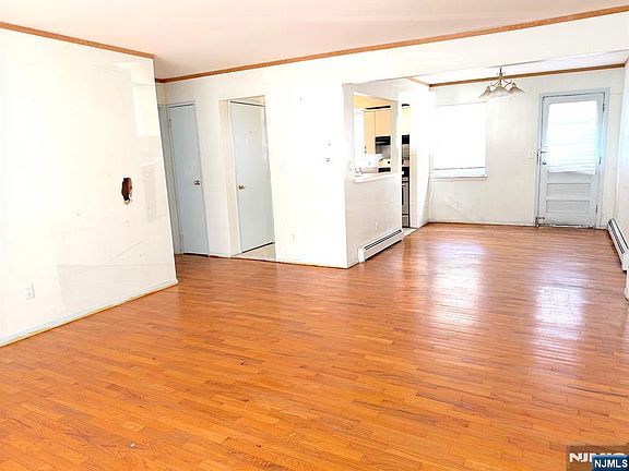 3rd image of 4 Lakeview Ave #C