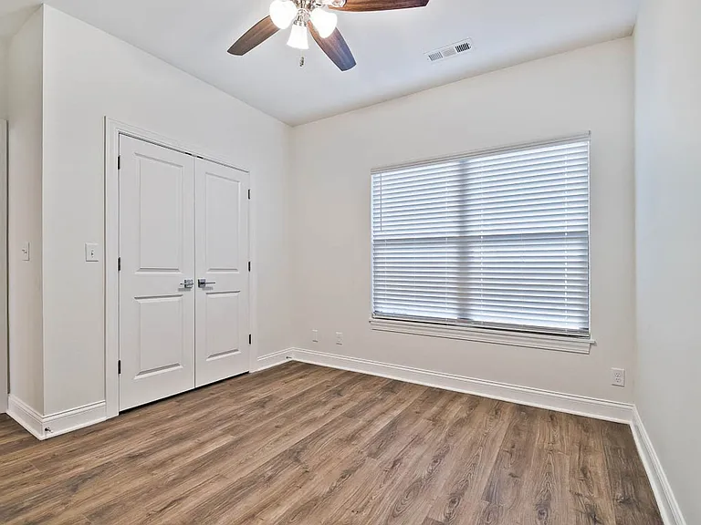 336 Turnberry Ct — Photo 13