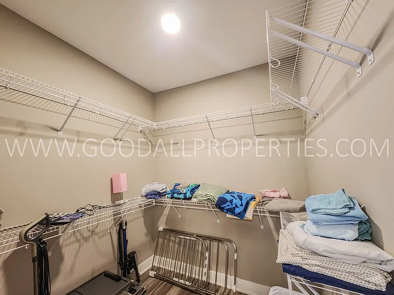 285 NW Morgan Ct — Photo 27