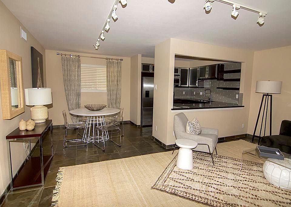 2nd image of 1219 Banks St APT 4