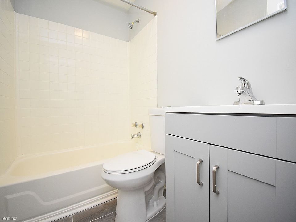 2419 Greenmount Avenue Apt. 9 Bathroom