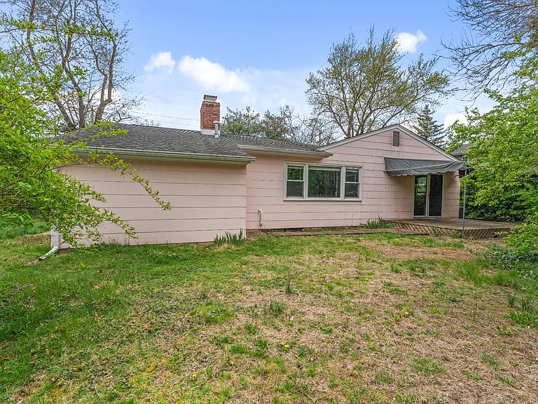 1057 Lakewood Rd — Photo 24