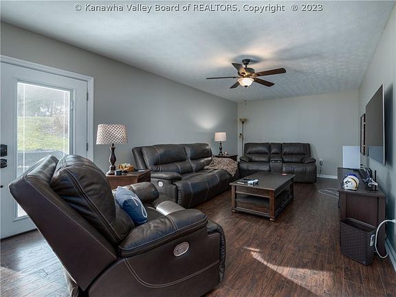 4th image of 431 Crestview Dr