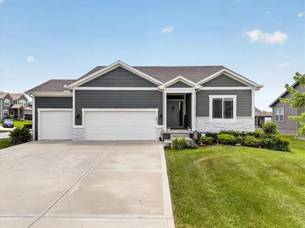 1515 SW Arbor Valley Dr, Lees Summit, MO 64082