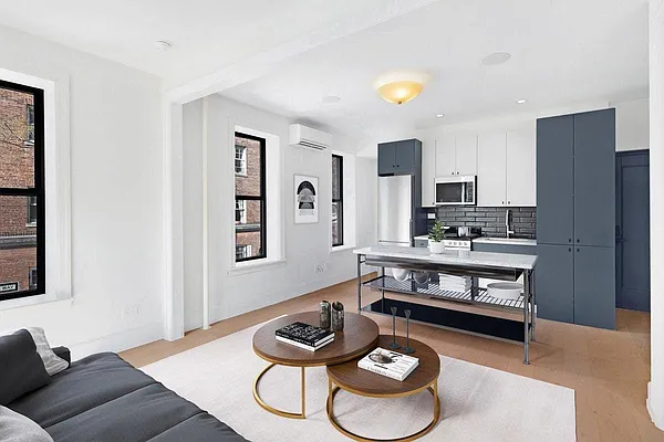 Rented by Bold Marketing | media 9