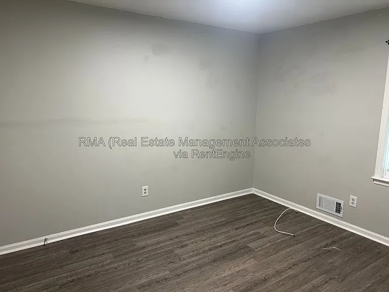 252 N McDonough Rd — Photo 5