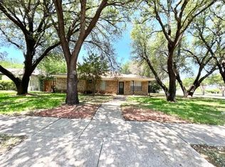 13139 Blossomheath Ln, Dallas, TX 75240