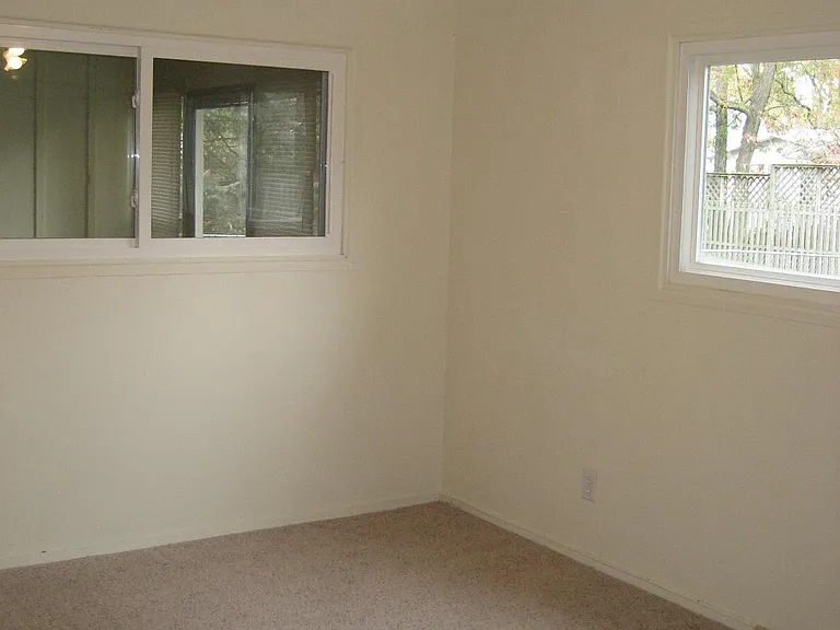 2504 Carrelton Dr — Photo 4