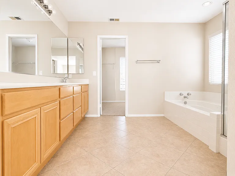 686 Jay Ct — Photo 11
