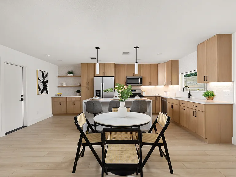 8708 Cretys Cv — Photo 13