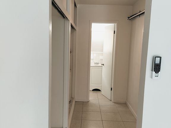 4th image of 131 NE 38th St APT 1