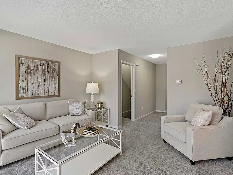 432 Pondridge Cir — Photo 4