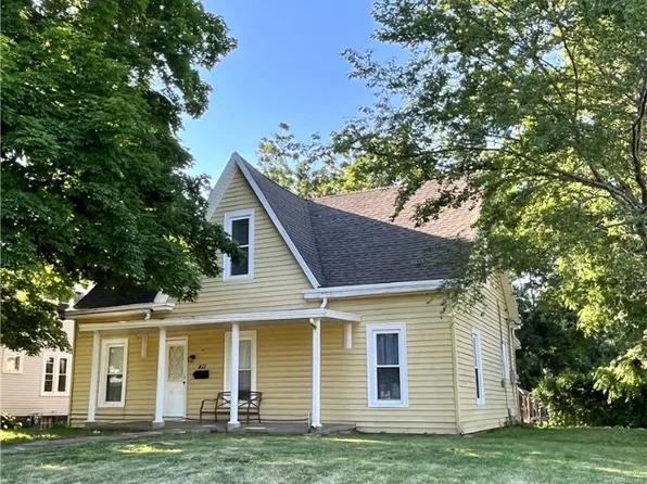 411 E Wood St, Paris, IL 61944
