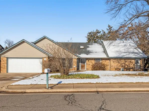 305 Candlewood Dr, Edmond, OK 73034