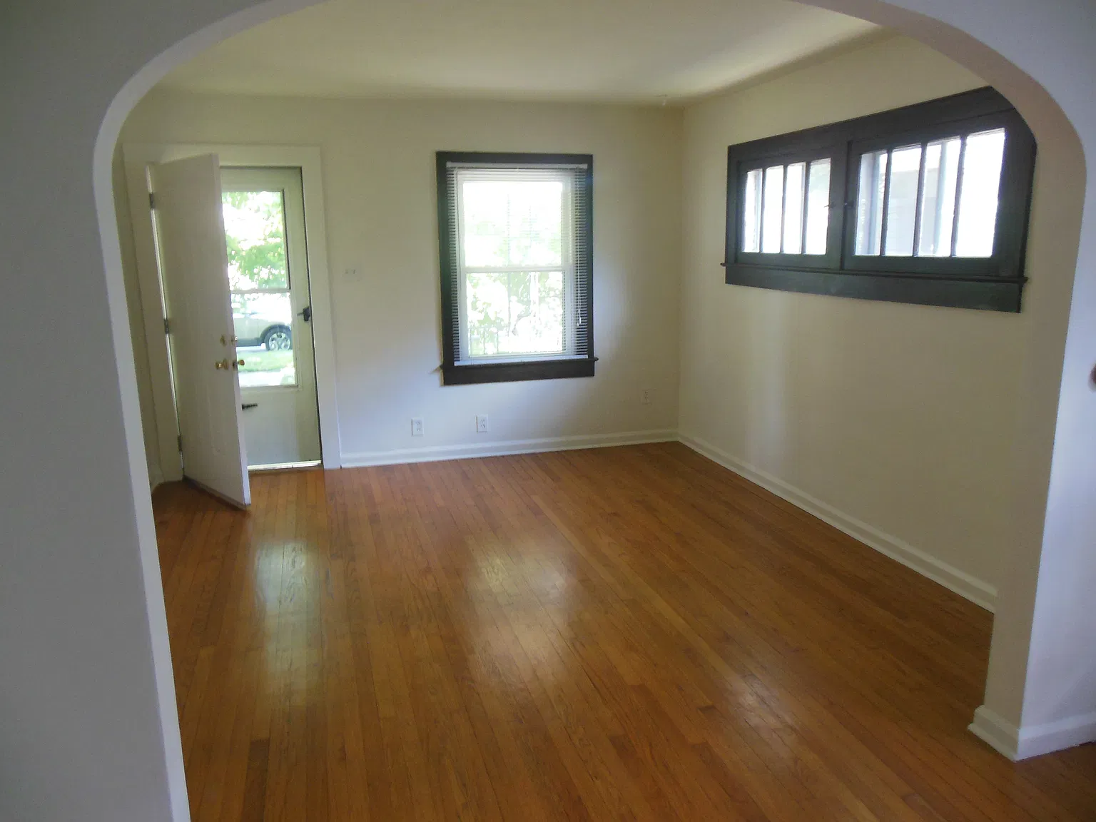 2 bed, 950 sqft, $1,450 — Photo 3