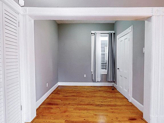 5th image of 20 Linden Ct #2