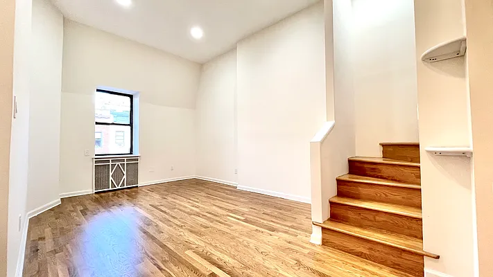 Rented by JK Dansar Corp | media 4