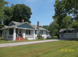 32 Pine Hall Rd, Mathews, VA 23109