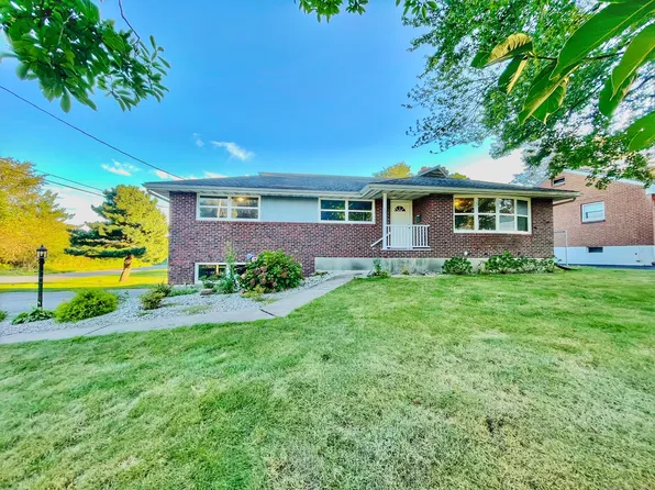 19 Nutmeg Lane, Newington, CT 06111