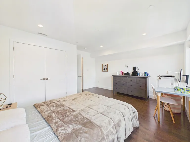 1335 S Garnet St — Photo 52
