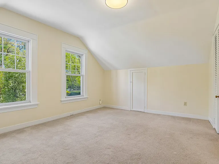 1572 Whitney Ave #2 — Photo 7