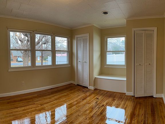 5th image of 1110 Lambeth St