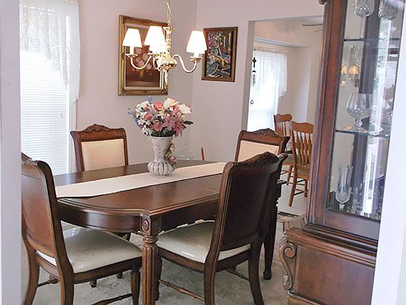 3rd image of 28 Baltusrol Dr