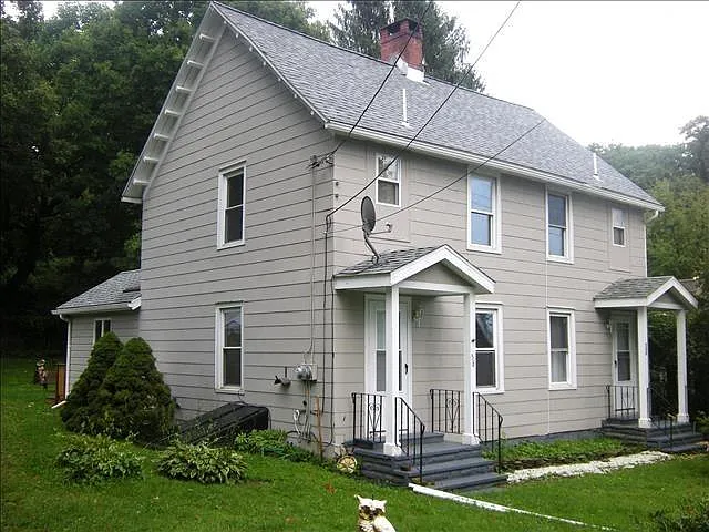 2 bed, 850 sqft, $2,000 — Photo 1